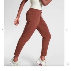 Athleta Trekkie North Jogger Sz 4 in Copper Rust